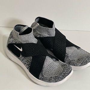Nike Free RN Motion Flyknit Running Shoe White/Black 880846 Womens Size 6.5